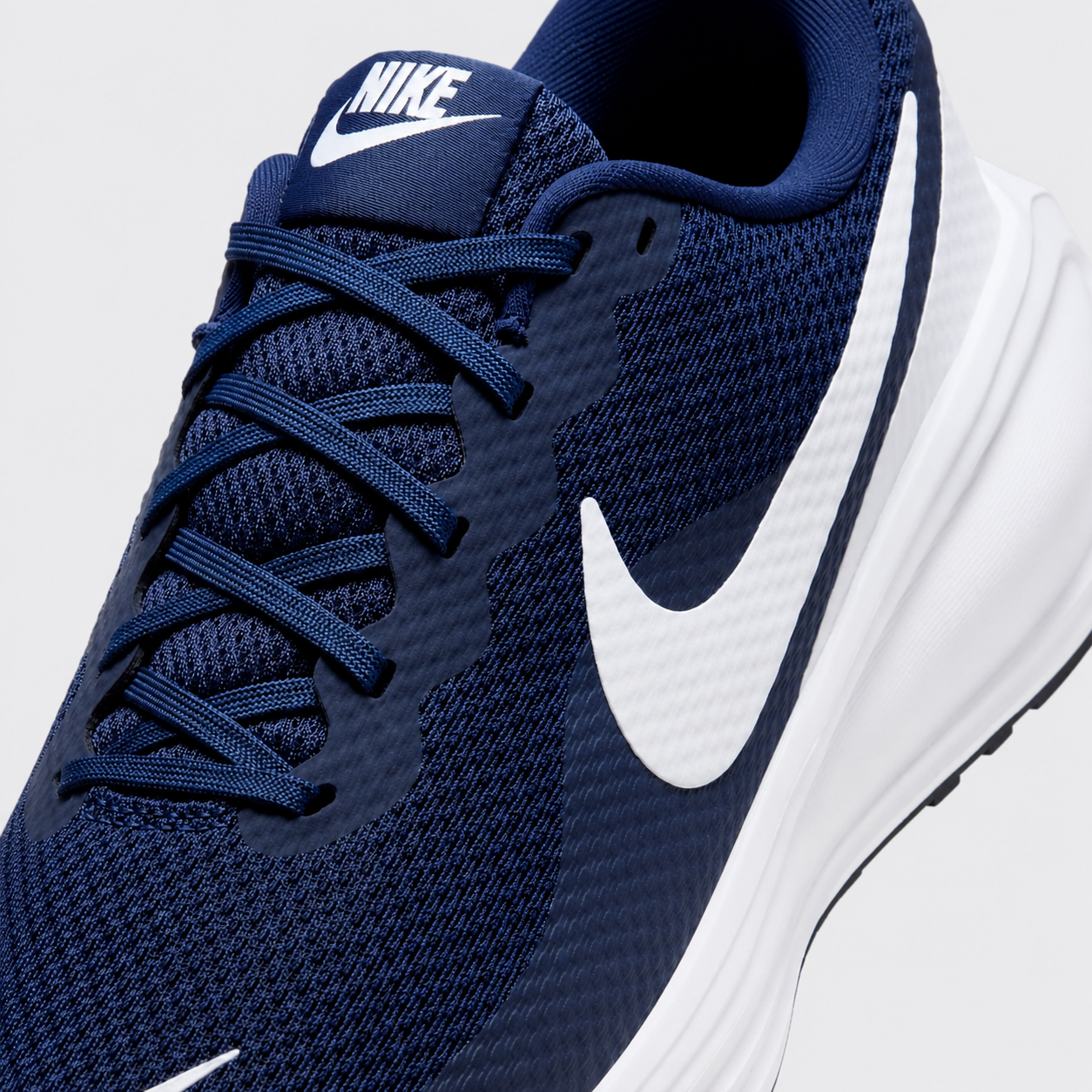 NIKE HOMBRE REVOLUTION 8