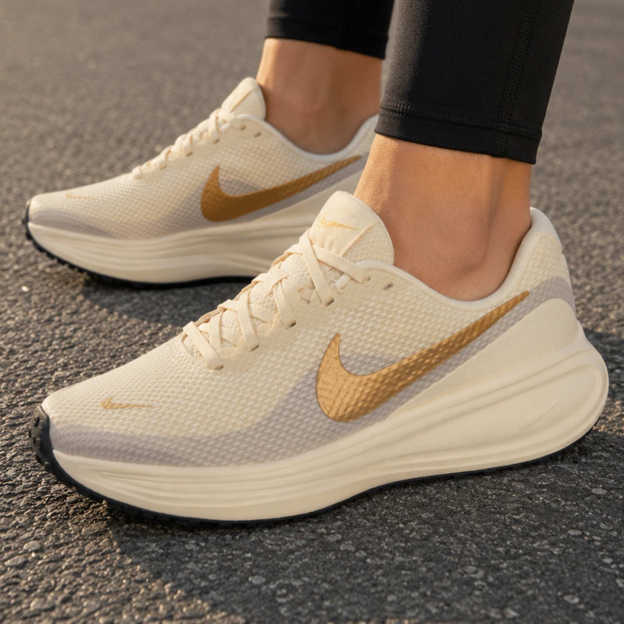 NIKE MUJER REVOLUTION 8