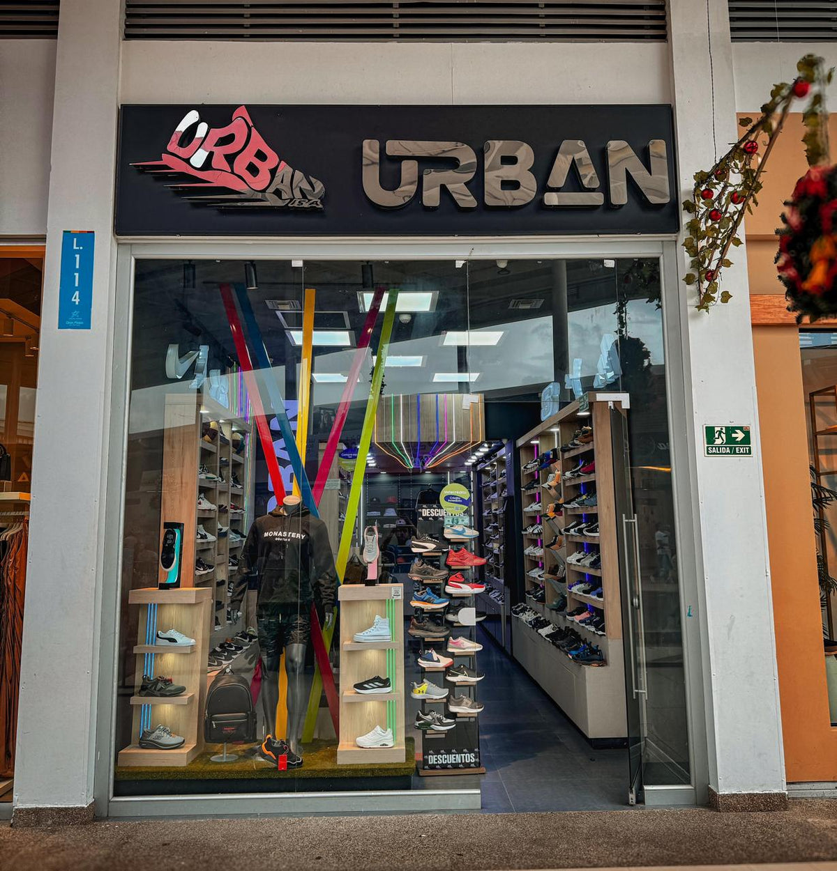 Visítanos en Nuestra Tienda Física